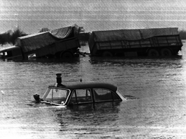 Name:  1962 Sturmflut Hamburg.jpg
Hits: 2700
Größe:  179,3 KB