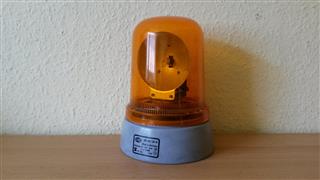 Name:  Hella KL(J) 70 orange 12 Volt (Mobil).jpg
Hits: 3286
Größe:  14,7 KB